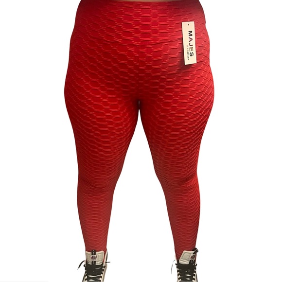 Scrunch butt women’s textured leggings. NWT - Picture 5 of 6